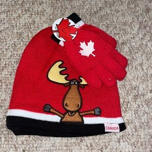 Kids Canada moose set - hat and mittens NWT